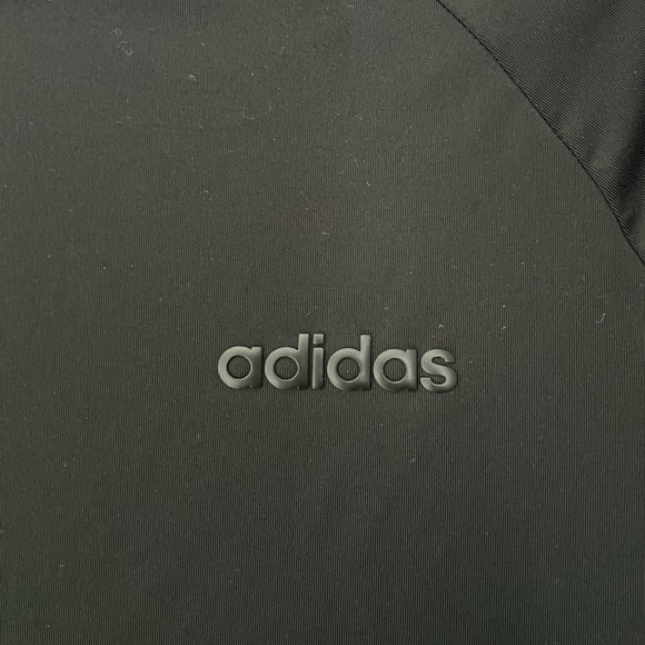 Short sleeve workout top with mesh back - Picture 2 of 5